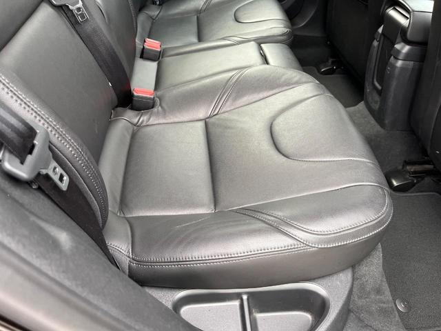 Ｖ４０ Ｔ３　インスクリプション　黒革シート　ｈａｒｍａｎ／ｋａｒｄｏｎ　インテリセーフ　衝突被害軽減ブレーキ　シートヒーター　純正ナビ　バックカメラ　レーダークルーズ　ブラインドスポットモニター　禁煙車　ＬＥＤヘッドライト（40枚目）