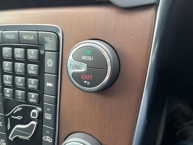 Ｖ４０ Ｔ３　インスクリプション　黒革シート　ｈａｒｍａｎ／ｋａｒｄｏｎ　インテリセーフ　衝突被害軽減ブレーキ　シートヒーター　純正ナビ　バックカメラ　レーダークルーズ　ブラインドスポットモニター　禁煙車　ＬＥＤヘッドライト（54枚目）