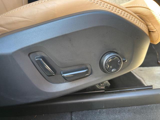 ＸＣ６０ アルティメット　Ｂ５　ＡＷＤ　認定中古車　サンルーフ　ナッパレザーシート　Ｇｏｏｇｌｅナビ　ハーマンプレミアムサウンド　シートヒーター　ベンチレーション　パイロットアシスト　マッサージ機能付きシート　パワーシート　パワーバックドア（12枚目）