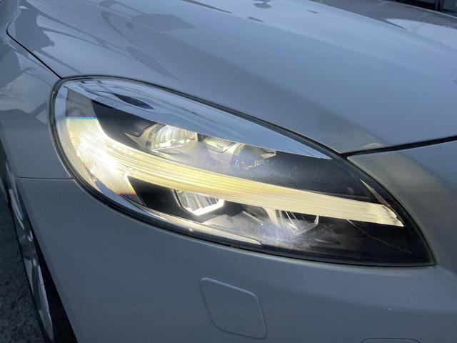 V40 D4 インスクリプション 黒革シート harman/kardon インテリセーフ 衝突被害軽減ブレーキ シートヒーター 純正ナビ バックカメラ レーダークルーズ ブラインドスポットモニター 禁煙車 LEDヘッドライト(17枚目)