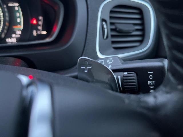 V40 D4 インスクリプション 黒革シート harman/kardon インテリセーフ 衝突被害軽減ブレーキ シートヒーター 純正ナビ バックカメラ レーダークルーズ ブラインドスポットモニター 禁煙車 LEDヘッドライト(42枚目)