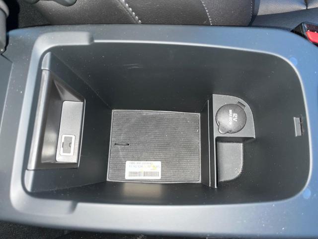 V40 D4 インスクリプション 黒革シート harman/kardon インテリセーフ 衝突被害軽減ブレーキ シートヒーター 純正ナビ バックカメラ レーダークルーズ ブラインドスポットモニター 禁煙車 LEDヘッドライト(50枚目)