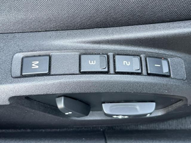 V40 D4 モメンタム 純正HDDナビ バックカメラ フロントシートヒーター 禁煙車 アダプティブクルーズコントロール メモリーシート 純正17インチアルミホイール Bluetooth LEDヘッドライト BLIS ETC(10枚目)