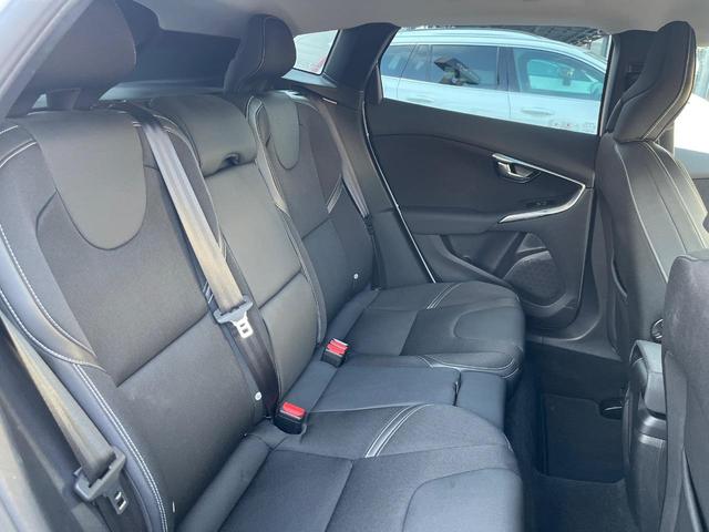 V40 D4 モメンタム 純正HDDナビ バックカメラ フロントシートヒーター 禁煙車 アダプティブクルーズコントロール メモリーシート 純正17インチアルミホイール Bluetooth LEDヘッドライト BLIS ETC(14枚目)