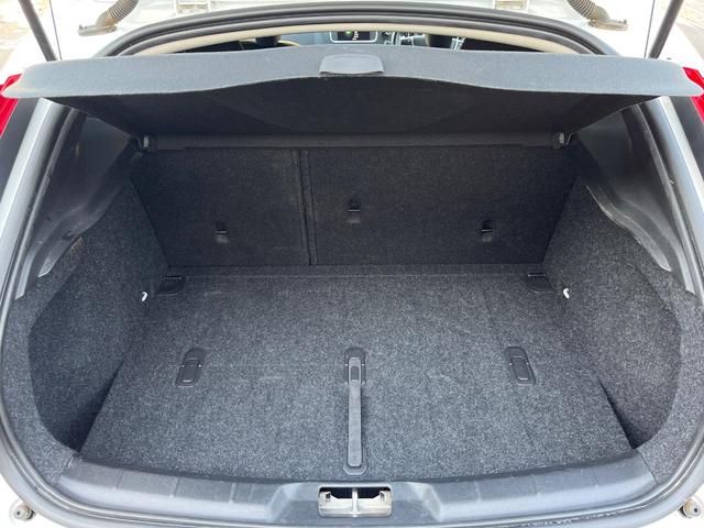 V40 D4 モメンタム 純正HDDナビ バックカメラ フロントシートヒーター 禁煙車 アダプティブクルーズコントロール メモリーシート 純正17インチアルミホイール Bluetooth LEDヘッドライト BLIS ETC(15枚目)