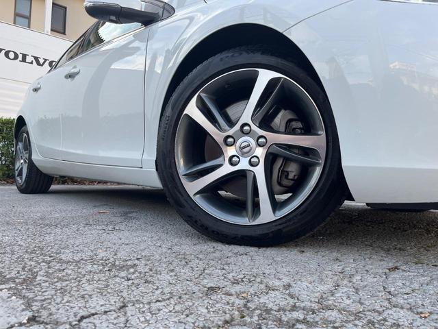 V40 D4 モメンタム 純正HDDナビ バックカメラ フロントシートヒーター 禁煙車 アダプティブクルーズコントロール メモリーシート 純正17インチアルミホイール Bluetooth LEDヘッドライト BLIS ETC(16枚目)