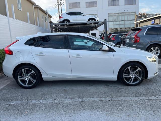 V40 D4 モメンタム 純正HDDナビ バックカメラ フロントシートヒーター 禁煙車 アダプティブクルーズコントロール メモリーシート 純正17インチアルミホイール Bluetooth LEDヘッドライト BLIS ETC(19枚目)