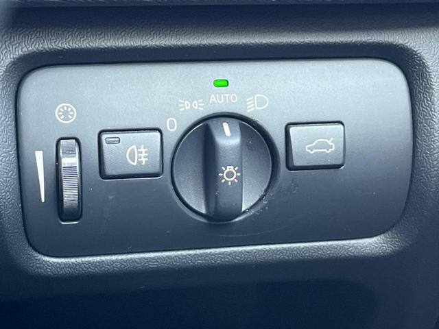 V40 D4 モメンタム 純正HDDナビ バックカメラ フロントシートヒーター 禁煙車 アダプティブクルーズコントロール メモリーシート 純正17インチアルミホイール Bluetooth LEDヘッドライト BLIS ETC(44枚目)