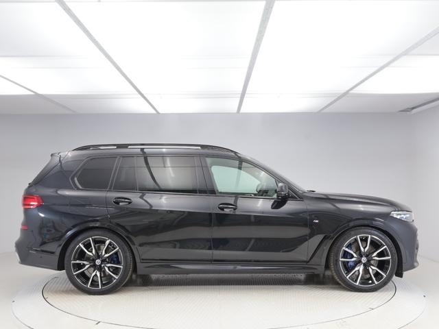 Ｘ７ ｘＤｒｉｖｅ　４０ｄ　Ｍスポーツ　認定中古車　２年保証　２２インチＡＷ　ブラウンレザー　パノラマサンルーフ　リヤモニター　アクティブクルーズコントロール　Ｈａｒｍａｎ／Ｋａｒｄｏｎ　全周囲カメラ　レーザーライト　衝突軽減　車線逸脱（6枚目）