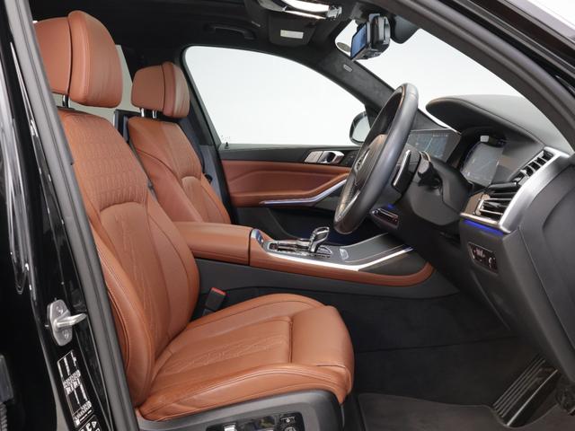 Ｘ７ ｘＤｒｉｖｅ　４０ｄ　Ｍスポーツ　認定中古車　２年保証　２２インチＡＷ　ブラウンレザー　パノラマサンルーフ　リヤモニター　アクティブクルーズコントロール　Ｈａｒｍａｎ／Ｋａｒｄｏｎ　全周囲カメラ　レーザーライト　衝突軽減　車線逸脱（12枚目）