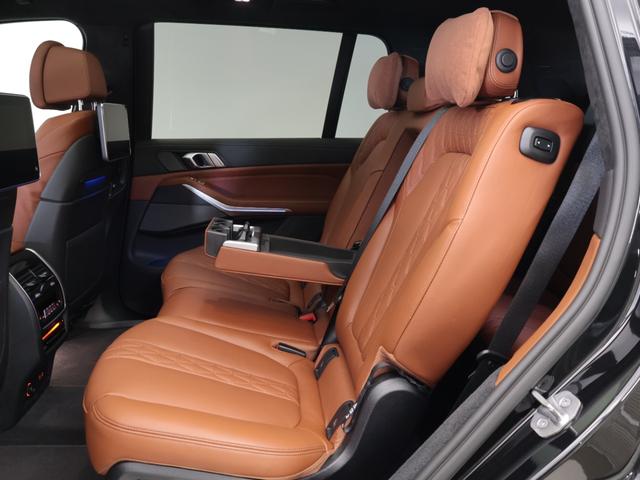 Ｘ７ ｘＤｒｉｖｅ　４０ｄ　Ｍスポーツ　認定中古車　２年保証　２２インチＡＷ　ブラウンレザー　パノラマサンルーフ　リヤモニター　アクティブクルーズコントロール　Ｈａｒｍａｎ／Ｋａｒｄｏｎ　全周囲カメラ　レーザーライト　衝突軽減　車線逸脱（15枚目）