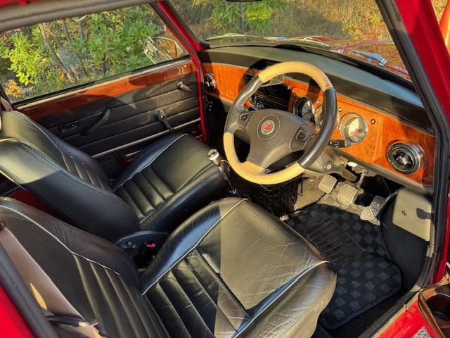 MINI クーパー ブラックレザーシート 12インチアルミホイール 4速マニュアル ミッションオーバーホール ドライブレコーダー前後付 エアコン ETC CD付(2枚目)