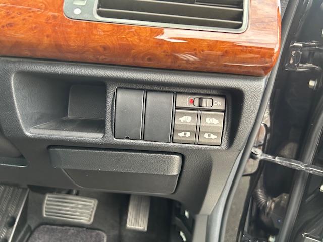 エリシオンプレステージ S HDDナビスペシャルパッケージ 社外20インチアルミホイール ラルグス車高調 クスコアッパーアーム(公認取得済み)ハーフレザーシート HIDヘッドライト 純正HDDナビ バックモニター キーレス 両側パワースライドドア(40枚目)