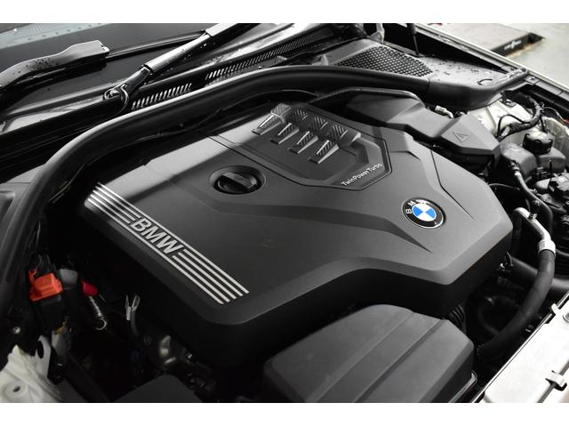 ３３０ｉ　Ｍスポーツ　１オーナー　走行３千ｋｍ台　イノベーション＆デビュー＆コンフォートＰ　レーザーＬＥＤ　ヒーター付黒革　ＨＵＤ　１９ＡＷ　電動トランク　タッチパネルナビ全周囲カメラＰアシスト＋　ＡＣＣ　ＬＣＷ　２年保証(5枚目)