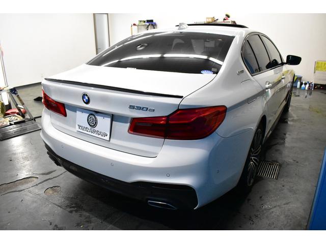 5シリーズ 530e Mスポーツアイパフォーマンス PHEV サンル-フ イノベ-ションP ハ-マンカ-ドン 全席ヒ-タ-付黒革 4ゾ-ンAC LEDヘッドライト 全面液晶メ-タ- ACC HUD LCW タッチパネルナビ全周カメラ フルセグ 2年保証(63枚目)