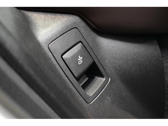 Ｘ３ ｘＤｒｉｖｅ　２０ｄ　Ｍスポーツ　ＬＣＩ後期　セレクトＰ　パノラマサンＲ　ライブコックピット　ＬＥＤヘッドライト　追従ＡＣＣ　全席ヒ－タ－付茶革　ＬＣＷ　ハ－マンカ－ドン　ジェスチャ－Ｃ付タッチパネルナビ　フルセグ　１９ＡＷ　２年保証（55枚目）