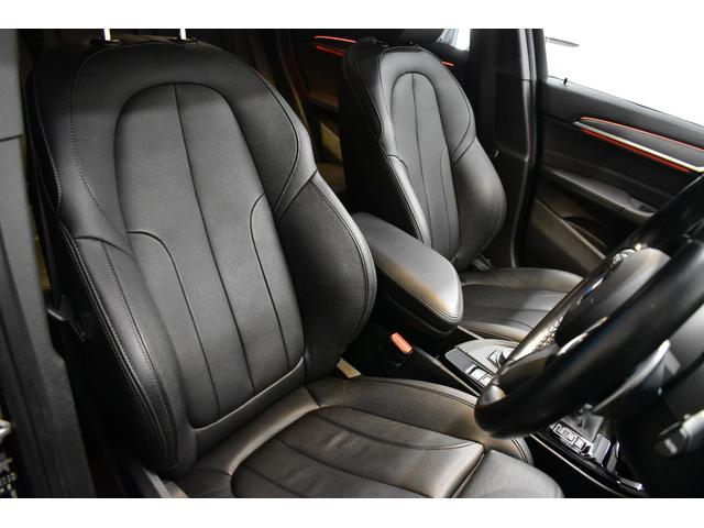 Ｘ１ ｘＤｒｉｖｅ　１８ｄ　Ｍスポーツエディションジョイ＋　ＬＣＩ後期　追従ＡＣＣ　ＨＵＤ　ハイライン＆コンフォ―トＰ　ヒーター付電動黒革　ＬＥＤヘッドライト　電動Ｒゲート　タッチパネルナビＢカメラ　前後ＰＤＣ　衝突軽減Ｂ　１８ＡＷ　ウッドインテリア　２年保証（34枚目）