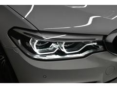 アダプティブＬＥＤヘッドライト！安全性はもちろんデザインも優れたヘッドライトです。夜道も安心して走行可能です。省エネルギー性にも優れております！ 6
