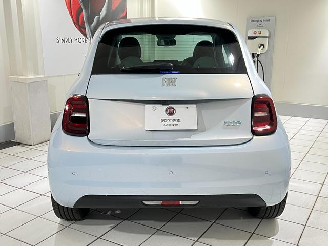 500e アイコン 新車保証継承 電気自動車 ガラスルーフ バックカメラ 純正ナビ ETC シートヒーター(6枚目)