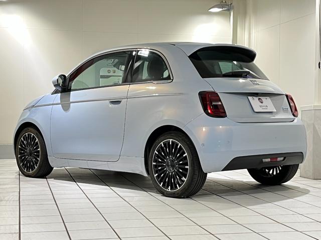 500e アイコン 新車保証継承 電気自動車 ガラスルーフ バックカメラ 純正ナビ ETC シートヒーター(8枚目)