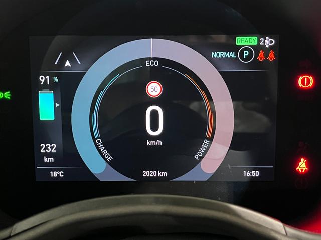 500e アイコン 新車保証継承 電気自動車 ガラスルーフ バックカメラ 純正ナビ ETC シートヒーター(12枚目)