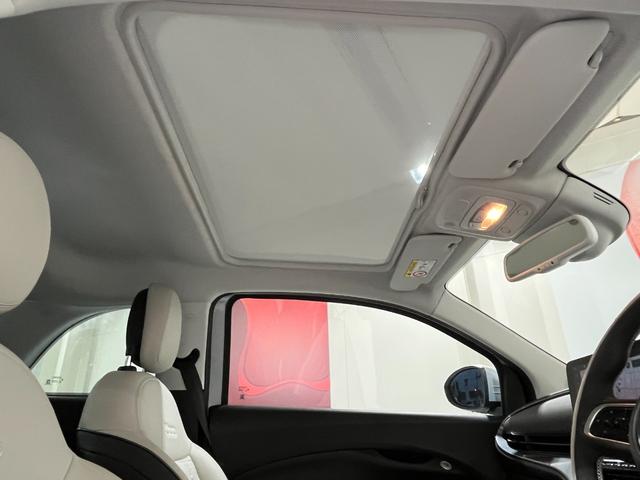 500e アイコン 新車保証継承 電気自動車 ガラスルーフ バックカメラ 純正ナビ ETC シートヒーター(21枚目)