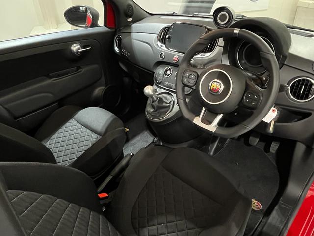 アバルト595 F595C 全国160台限定車 キャンバストップ。バックカメラ バックソナー(13枚目)