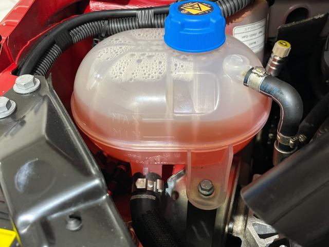 アバルト595 F595C 全国160台限定車 キャンバストップ。バックカメラ バックソナー(16枚目)