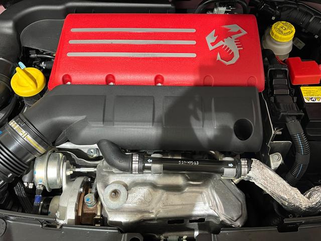 アバルト595 F595C 全国160台限定車 キャンバストップ。バックカメラ バックソナー(24枚目)