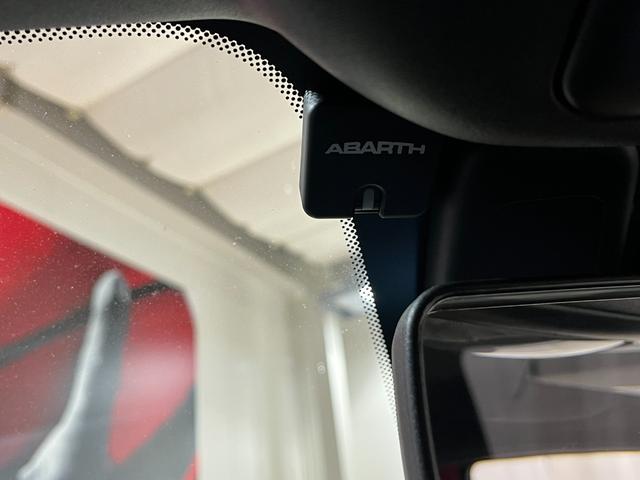 アバルト595 F595C 全国160台限定車 キャンバストップ。バックカメラ バックソナー(30枚目)