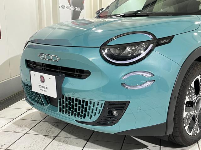 ６００ハイブリッド ラ　プリマ　１／１２まで新春フェア　登録済未使用車　新車保証継承　純正ナビ　シートヒーター　パワーシート　バックカメラ　アダプティブクルーズコントロール　ステアリングヒーター　Ｂｌｕｅｔｏｏｔｈ接続（4枚目）