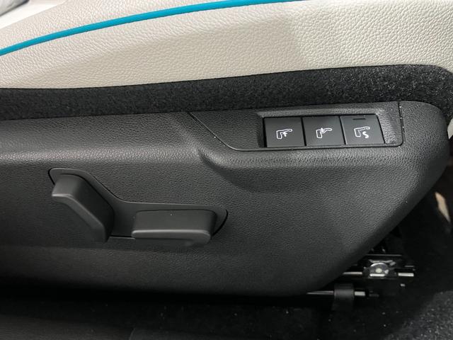 ６００ハイブリッド ラ　プリマ　１／１２まで新春フェア　登録済未使用車　新車保証継承　純正ナビ　シートヒーター　パワーシート　バックカメラ　アダプティブクルーズコントロール　ステアリングヒーター　Ｂｌｕｅｔｏｏｔｈ接続（14枚目）