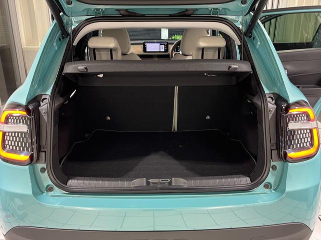 ６００ハイブリッド ラ　プリマ　１／１２まで新春フェア　登録済未使用車　新車保証継承　純正ナビ　シートヒーター　パワーシート　バックカメラ　アダプティブクルーズコントロール　ステアリングヒーター　Ｂｌｕｅｔｏｏｔｈ接続（17枚目）