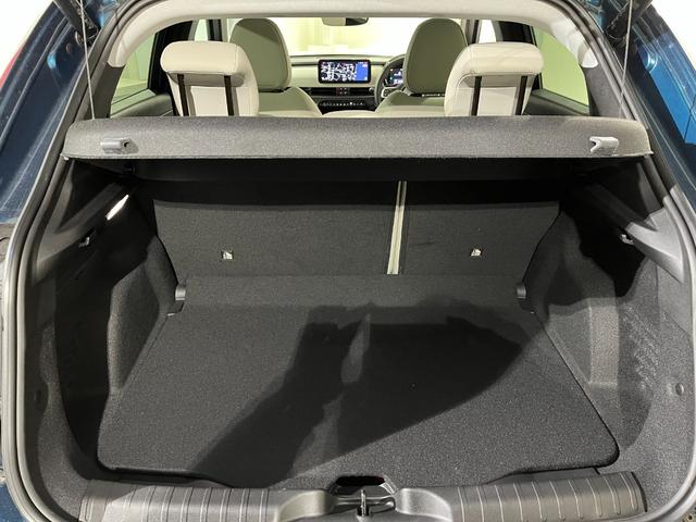 ６００ハイブリッド 　１／１２まで新春フェア　登録済未使用車　新車保証継承　純正ナビ　シートヒーター　パワーシート　バックカメラ　アダプティブクルーズコントロール　ステアリングヒーター　Ｂｌｕｅｔｏｏｔｈ接続（13枚目）