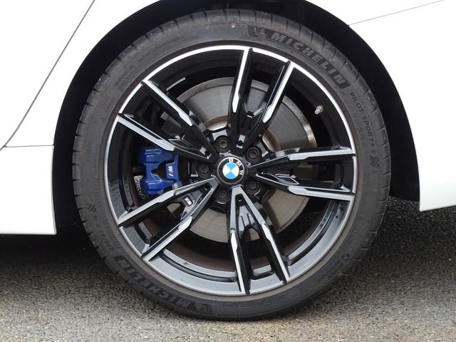 ３シリーズ Ｍ３４０ｉ　ｘＤｒｉｖｅ　正規認定中古車　元試乗車　禁煙車　サウンドＰＫＧ　Ｍリヤスポイラー　ヘッドアップディスプレイ　地デジ　タコラレッドレザー　アダプティブヘッドライト　ドライビングアシストプロフェッショナル　純正ナビ（22枚目）