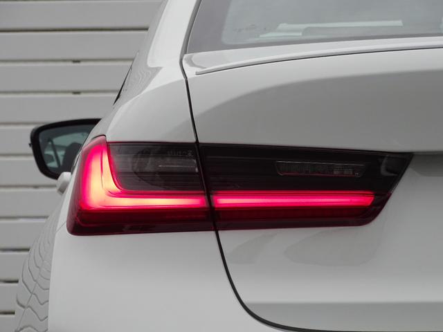 ３シリーズ Ｍ３４０ｉ　ｘＤｒｉｖｅ　正規認定中古車　元試乗車　禁煙車　サウンドＰＫＧ　Ｍリヤスポイラー　ヘッドアップディスプレイ　地デジ　タコラレッドレザー　アダプティブヘッドライト　ドライビングアシストプロフェッショナル　純正ナビ（29枚目）
