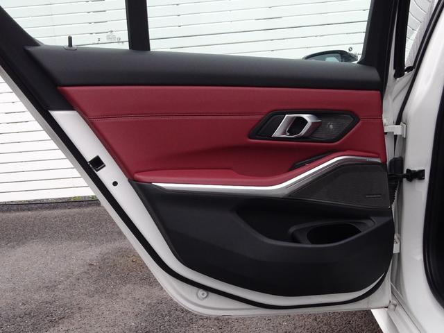 ３シリーズ Ｍ３４０ｉ　ｘＤｒｉｖｅ　正規認定中古車　元試乗車　禁煙車　サウンドＰＫＧ　Ｍリヤスポイラー　ヘッドアップディスプレイ　地デジ　タコラレッドレザー　アダプティブヘッドライト　ドライビングアシストプロフェッショナル　純正ナビ（70枚目）