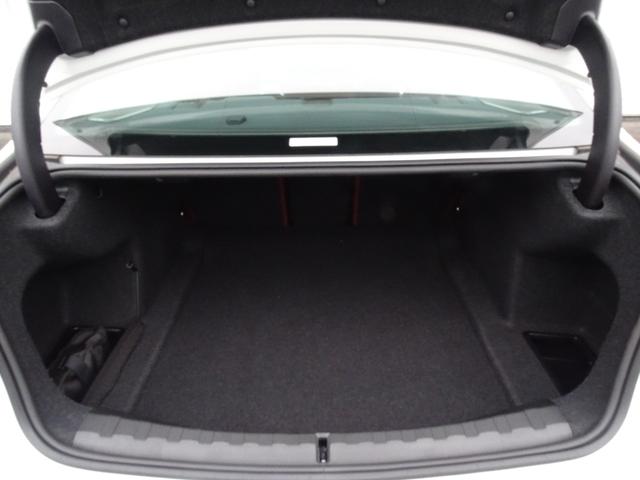 ３シリーズ Ｍ３４０ｉ　ｘＤｒｉｖｅ　正規認定中古車　元試乗車　禁煙車　サウンドＰＫＧ　Ｍリヤスポイラー　ヘッドアップディスプレイ　地デジ　タコラレッドレザー　アダプティブヘッドライト　ドライビングアシストプロフェッショナル　純正ナビ（71枚目）