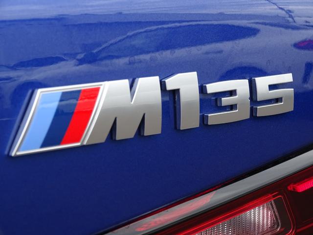 1シリーズ M135 xDrive 正規認定中古車 元試乗車 禁煙車 テクノロジーPKG HarmanKardon 電動シート シートヒーター 全周囲カメラ Bluetooth ACC 電動リヤゲート 衝突軽減B クリアランスソナー(33枚目)