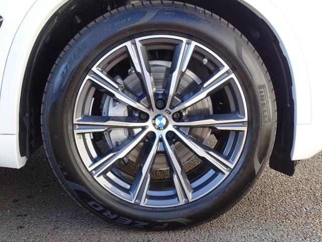 さらに、全国の正規ディーラーにて、対応可能な認定中古車保証付となります。アフターメンテナンスもお近くの正規ディーラーにて可能となりますので、ご安心してお選び頂けます。