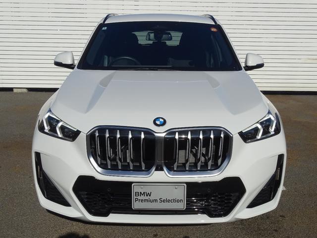 Ｘ１ ｓＤｒｉｖｅ　１８ｉ　Ｍスポーツ　正規認定中古車　ワンオーナー　禁煙車　シートヒーター　１８インチＡＷ　純正ナビゲーション　全周囲カメラ　ＥＴＣ　アダプティブヘッドライト　ドライビングアシストプラス　パーキングアシストプラス　ＳＯＳ（3枚目）