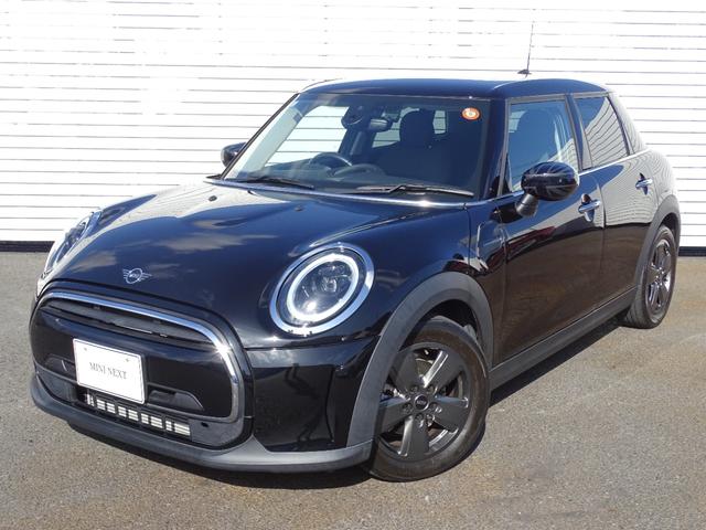 ＭＩＮＩ クーパー　クラシック・トリム　正規認定中古車　１オーナー　禁煙車　クラシックトリム　コンビネーションシート　タッチパネルディスプレイ　ＡｐｐｌｅＣａｒＰｌａｙ　リヤビューカメラ　Ｂｌｕｅｔｏｏｔｈ　ＡＣＣ　コンフォートアクセス（7枚目）