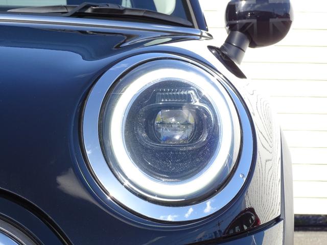 ＭＩＮＩ クーパー　クラシック・トリム　正規認定中古車　１オーナー　禁煙車　クラシックトリム　コンビネーションシート　タッチパネルディスプレイ　ＡｐｐｌｅＣａｒＰｌａｙ　リヤビューカメラ　Ｂｌｕｅｔｏｏｔｈ　ＡＣＣ　コンフォートアクセス（16枚目）