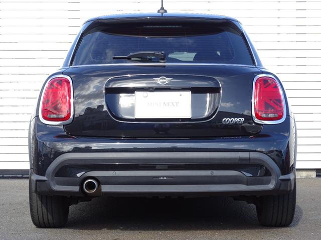 ＭＩＮＩ クーパー　クラシック・トリム　正規認定中古車　１オーナー　禁煙車　クラシックトリム　コンビネーションシート　タッチパネルディスプレイ　ＡｐｐｌｅＣａｒＰｌａｙ　リヤビューカメラ　Ｂｌｕｅｔｏｏｔｈ　ＡＣＣ　コンフォートアクセス（23枚目）
