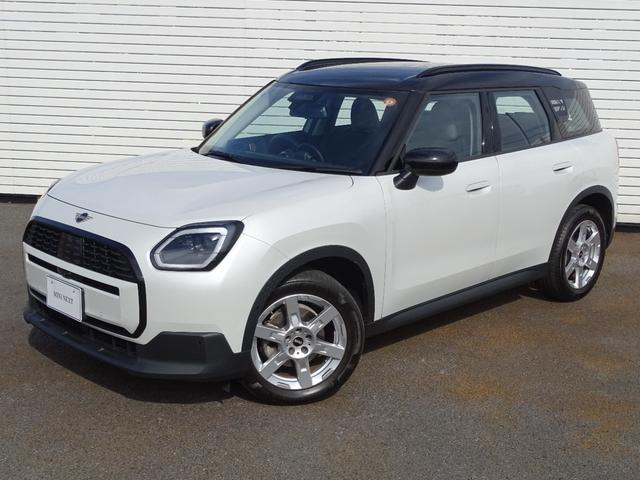 ＭＩＮＩ カントリーマンＤ　クラシック・トリム　正規認定中古車　元試乗車　ＣＬＡＳＳＩＣトリム　ステアリングヒーター　禁煙車　ＨＵＤ　シートヒーター　純正ナビ　全周囲カメラ　ＡＣＣ　クリアランスソナー　電動リヤゲート　衝突軽減Ｂ　Ｂｌｕｅｔｏｏｔｈ（7枚目）