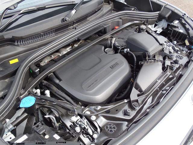ＭＩＮＩ カントリーマンＤ　クラシック・トリム　正規認定中古車　元試乗車　ＣＬＡＳＳＩＣトリム　ステアリングヒーター　禁煙車　ＨＵＤ　シートヒーター　純正ナビ　全周囲カメラ　ＡＣＣ　クリアランスソナー　電動リヤゲート　衝突軽減Ｂ　Ｂｌｕｅｔｏｏｔｈ（12枚目）