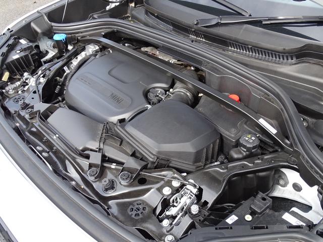 ＭＩＮＩ カントリーマンＤ　クラシック・トリム　正規認定中古車　元試乗車　ＣＬＡＳＳＩＣトリム　ステアリングヒーター　禁煙車　ＨＵＤ　シートヒーター　純正ナビ　全周囲カメラ　ＡＣＣ　クリアランスソナー　電動リヤゲート　衝突軽減Ｂ　Ｂｌｕｅｔｏｏｔｈ（13枚目）