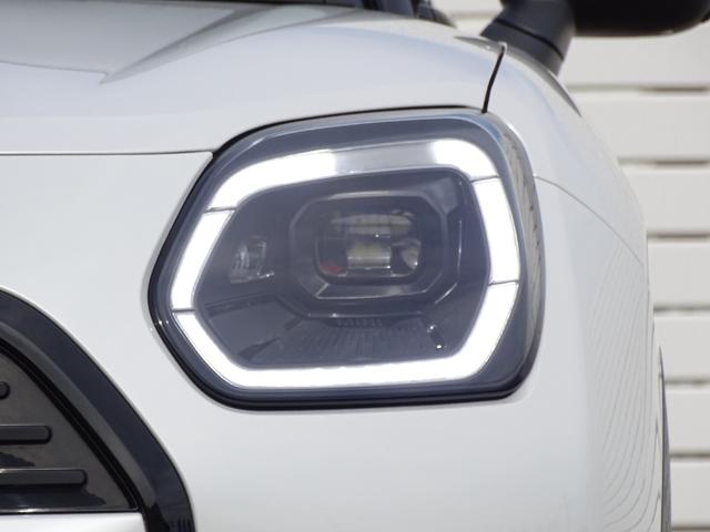 ＭＩＮＩ カントリーマンＤ　クラシック・トリム　正規認定中古車　元試乗車　ＣＬＡＳＳＩＣトリム　ステアリングヒーター　禁煙車　ＨＵＤ　シートヒーター　純正ナビ　全周囲カメラ　ＡＣＣ　クリアランスソナー　電動リヤゲート　衝突軽減Ｂ　Ｂｌｕｅｔｏｏｔｈ（16枚目）