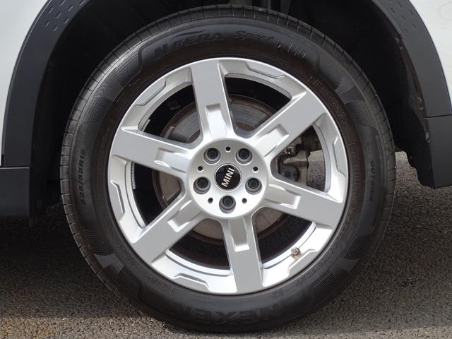 ＭＩＮＩ カントリーマンＤ　クラシック・トリム　正規認定中古車　元試乗車　ＣＬＡＳＳＩＣトリム　ステアリングヒーター　禁煙車　ＨＵＤ　シートヒーター　純正ナビ　全周囲カメラ　ＡＣＣ　クリアランスソナー　電動リヤゲート　衝突軽減Ｂ　Ｂｌｕｅｔｏｏｔｈ（20枚目）