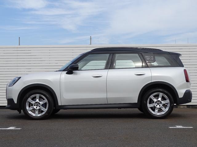 ＭＩＮＩ カントリーマンＤ　クラシック・トリム　正規認定中古車　元試乗車　ＣＬＡＳＳＩＣトリム　ステアリングヒーター　禁煙車　ＨＵＤ　シートヒーター　純正ナビ　全周囲カメラ　ＡＣＣ　クリアランスソナー　電動リヤゲート　衝突軽減Ｂ　Ｂｌｕｅｔｏｏｔｈ（21枚目）